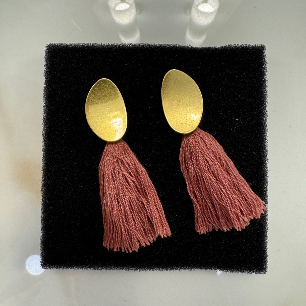 ✨Mauve Tassel Earrings ✨